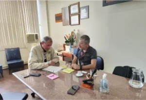 Aenfer recebe visita de historiador