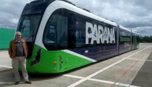 Um bonde fora dos trilhos