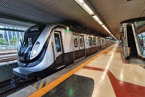 Passageiros são assaltados dentro do carro do metrô