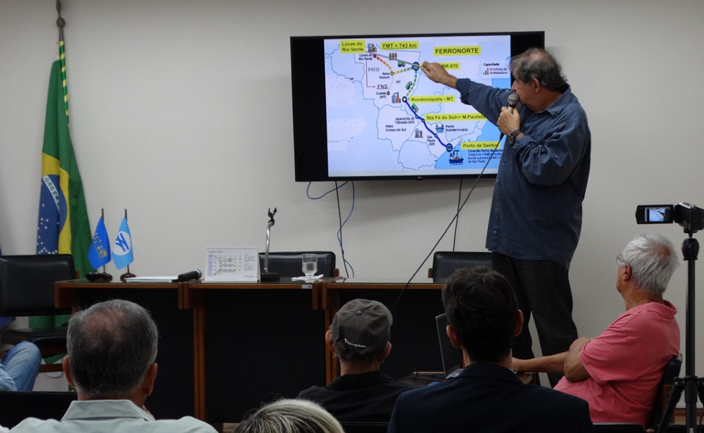 Engenheiro Luiz Carlos Gabriel debate os desafios da transição energética na AENFER
