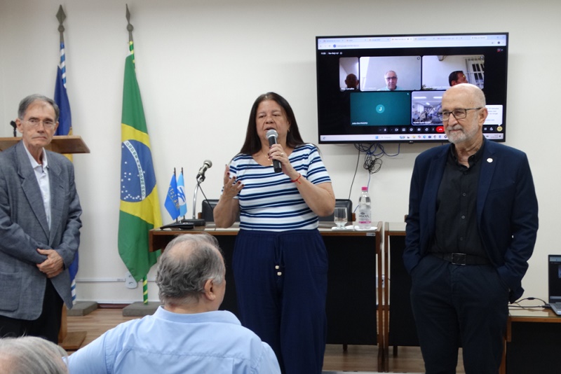 Parlamentares são homenageados na AENFER