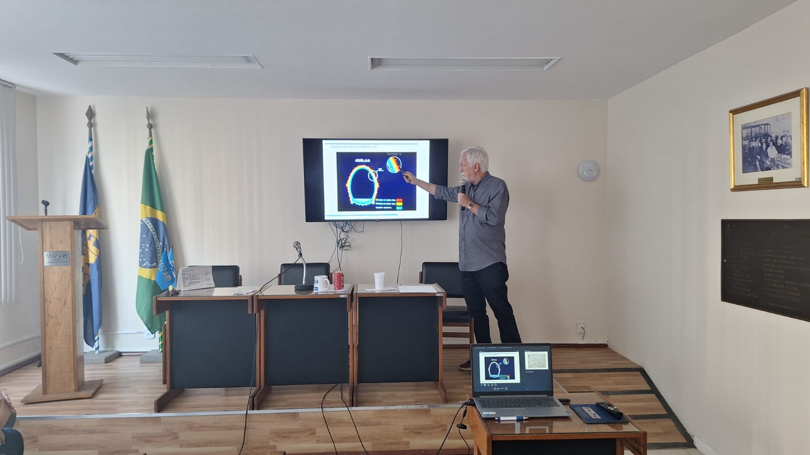 Engenheiro Carlos Sermam apresenta palestra sobre os túneis da Ferrovia do Aço