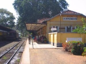 Estação de trem cenário de novelas chega aos cem anos