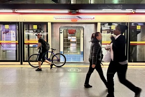 Quem usa o metrô de São Paulo nas madrugadas?